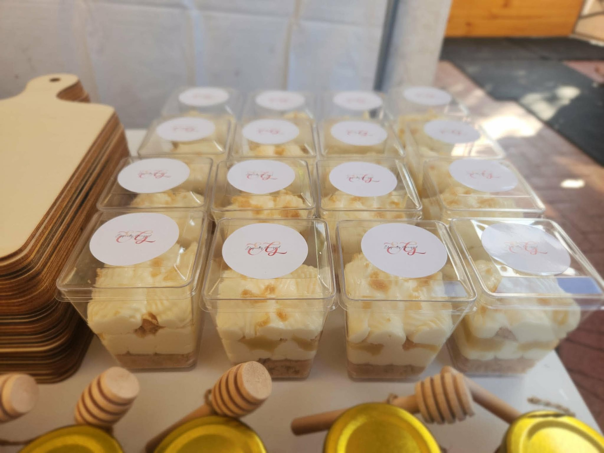 Individual dessert cups